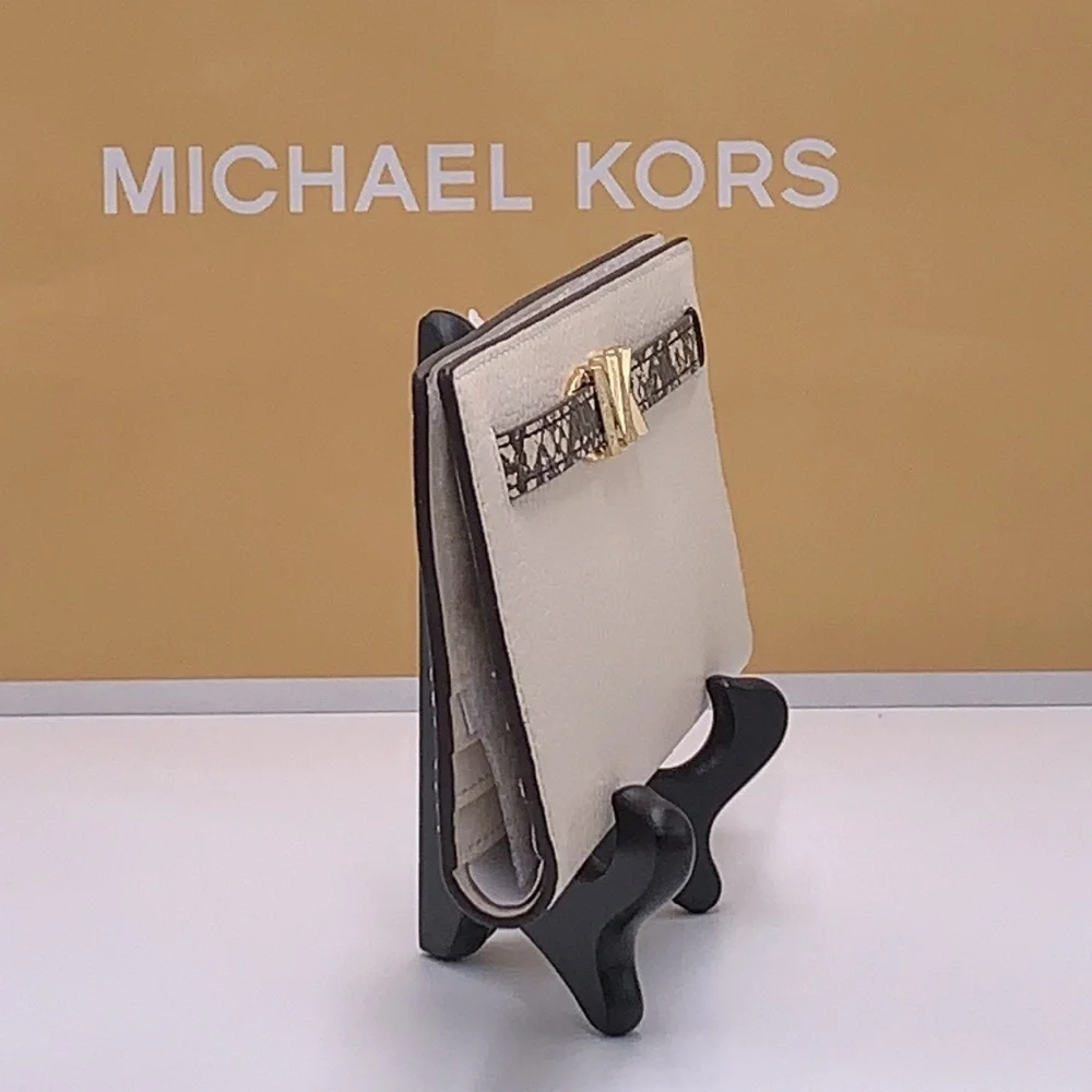 Michael Kors Reed Large Snap Bifold Wallet Nat/ Light Cream Color